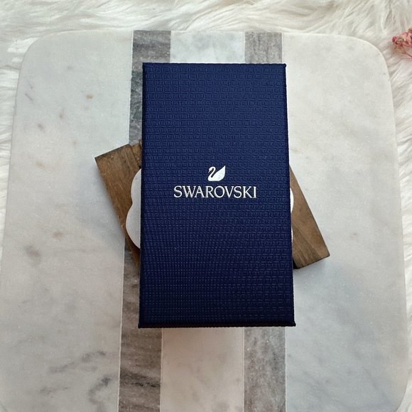 New Swarovski Minnie Gold Bangle Bracelet - Picture 4 of 5